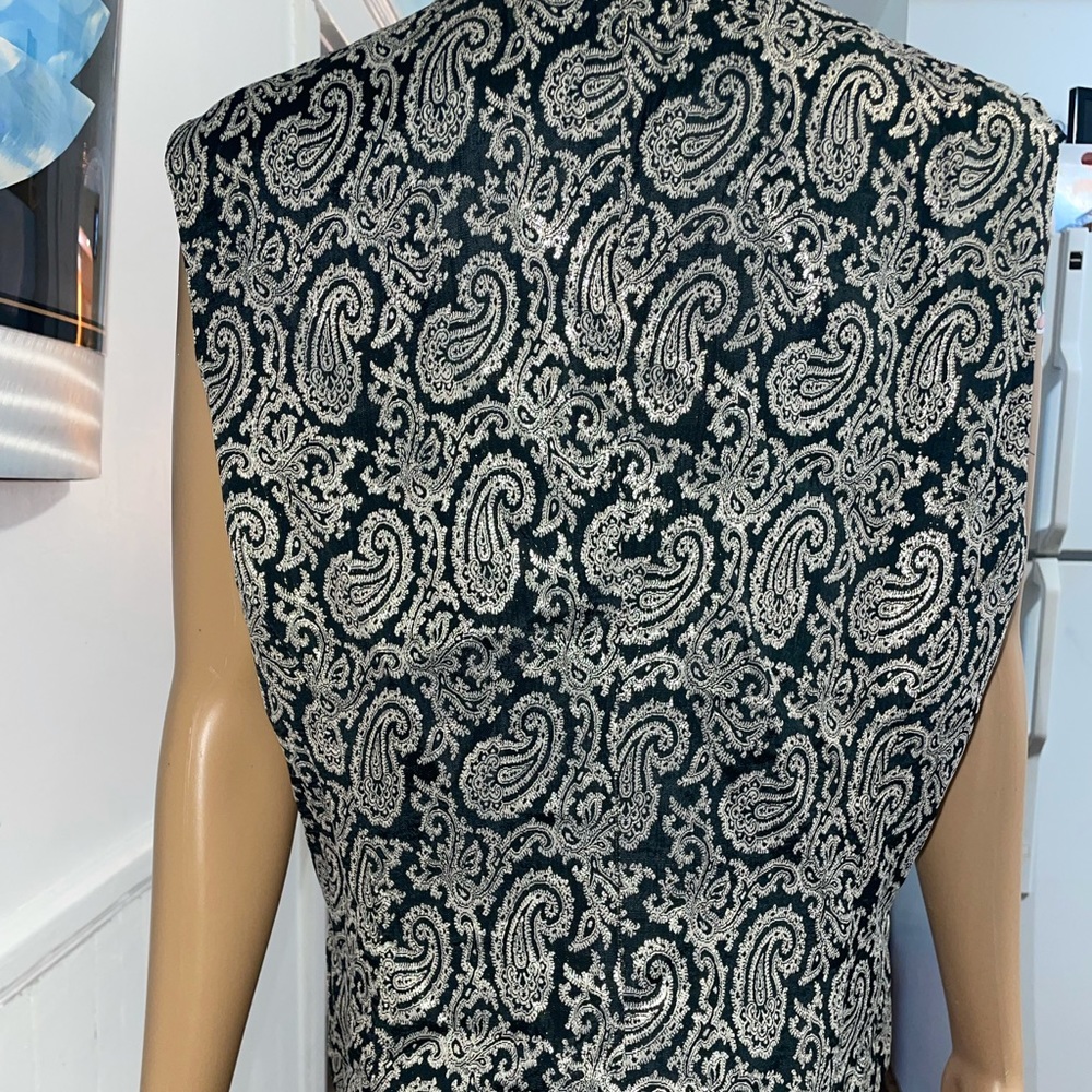 Vintage Evan Picone vest with paisley pattern & beautiful buttons - Picture 3 of 3
